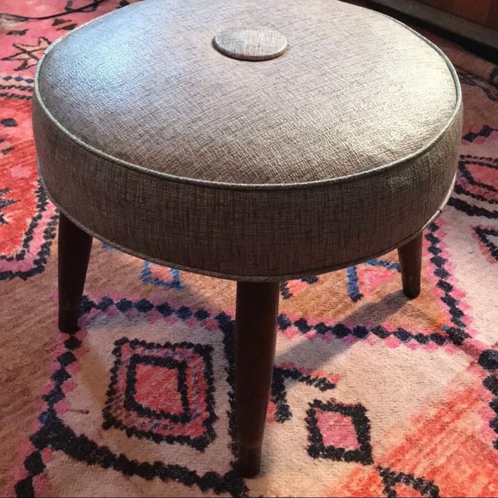 Vintage l 50s MCM Mid-Century Mod Atomic Sputnik Peg Leg Hassock Ottoman Stool